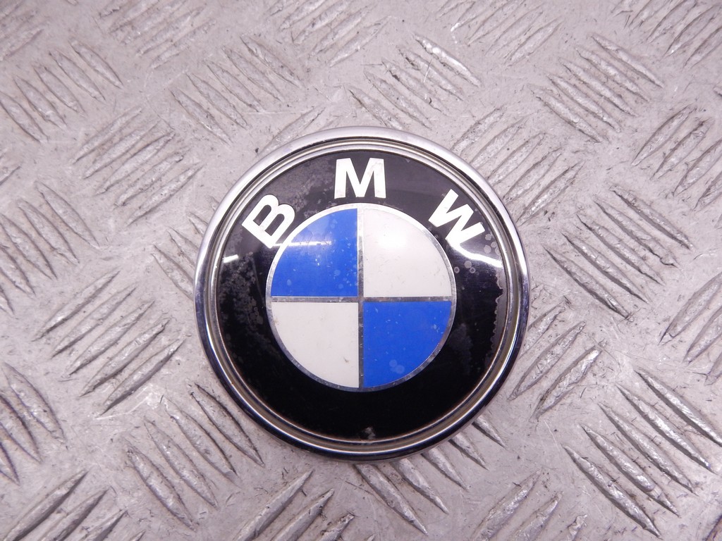 Эмблема (значок) BMW X3 (E83) купить в России