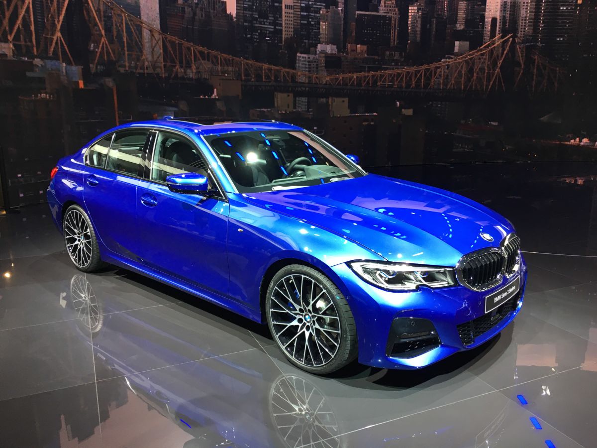 Бмв 3 2016. Новая БМВ 3. БМВ 3 М пакет 2016. BMW 3 M пакет 2015. BMW 5 2021 синяя.