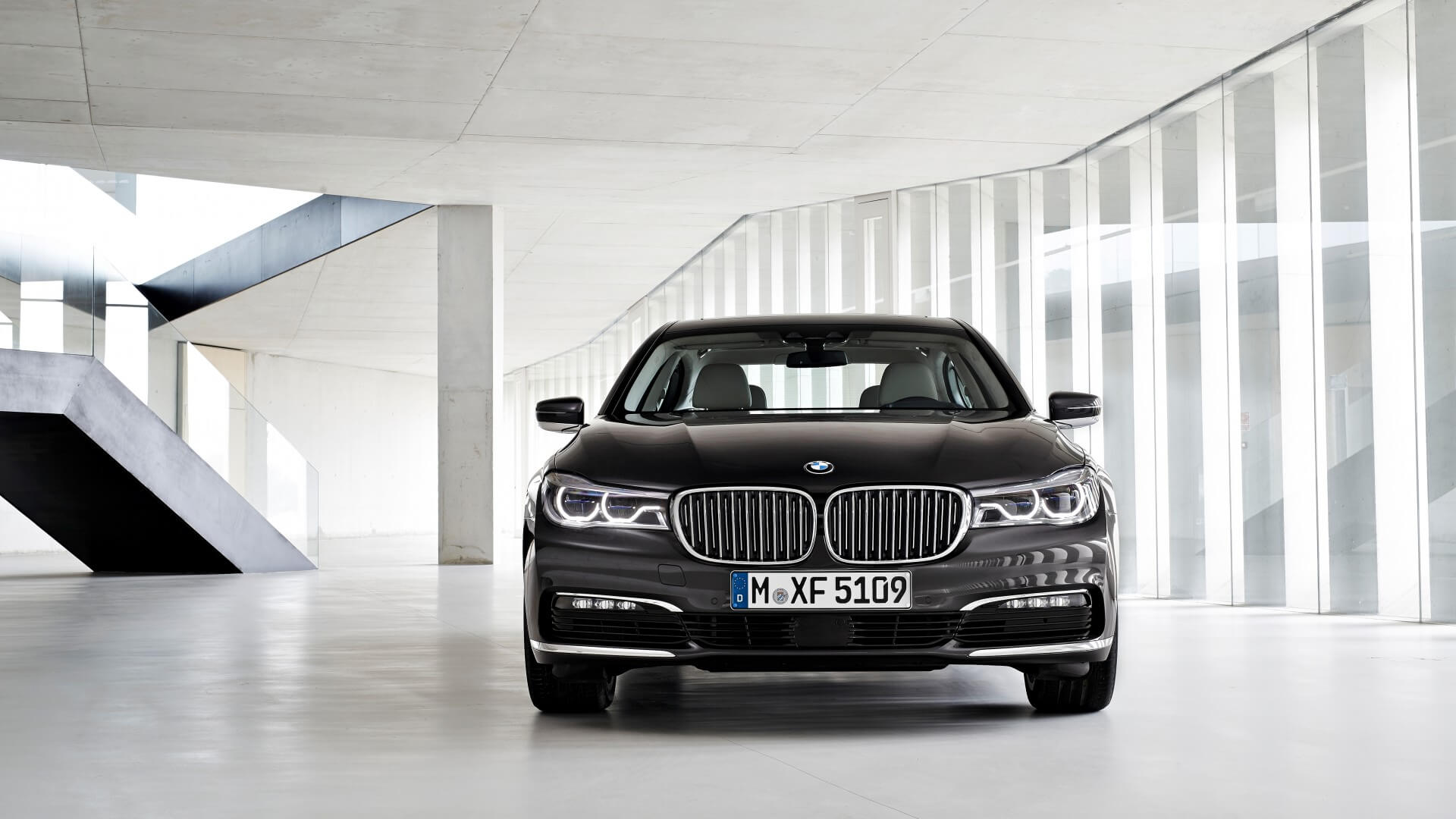 Все поколения BMW 7-series: эволюция кузова «семёрки»